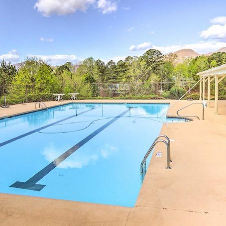Lake Lure Studio With Private Balcony And Pool Access! エクステリア 写真