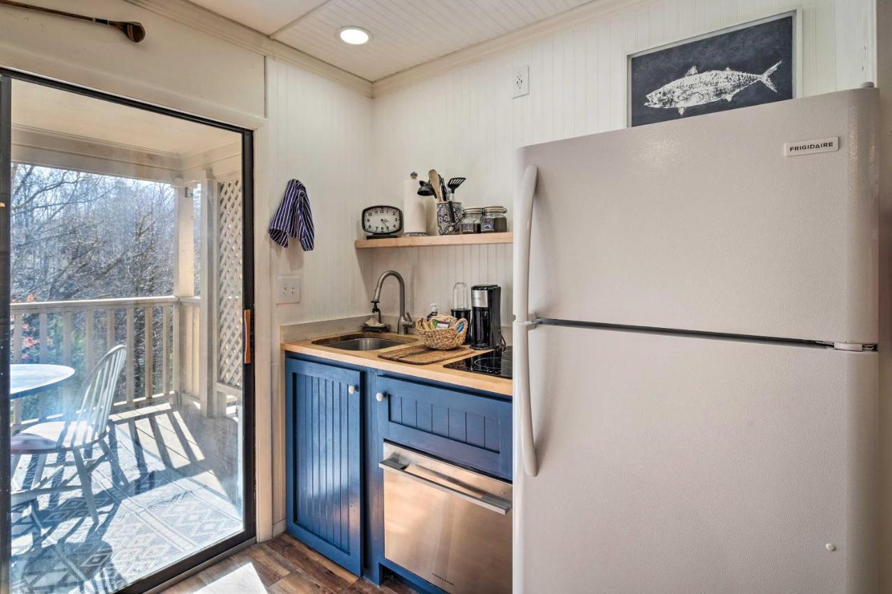 Lake Lure Studio With Private Balcony And Pool Access! エクステリア 写真