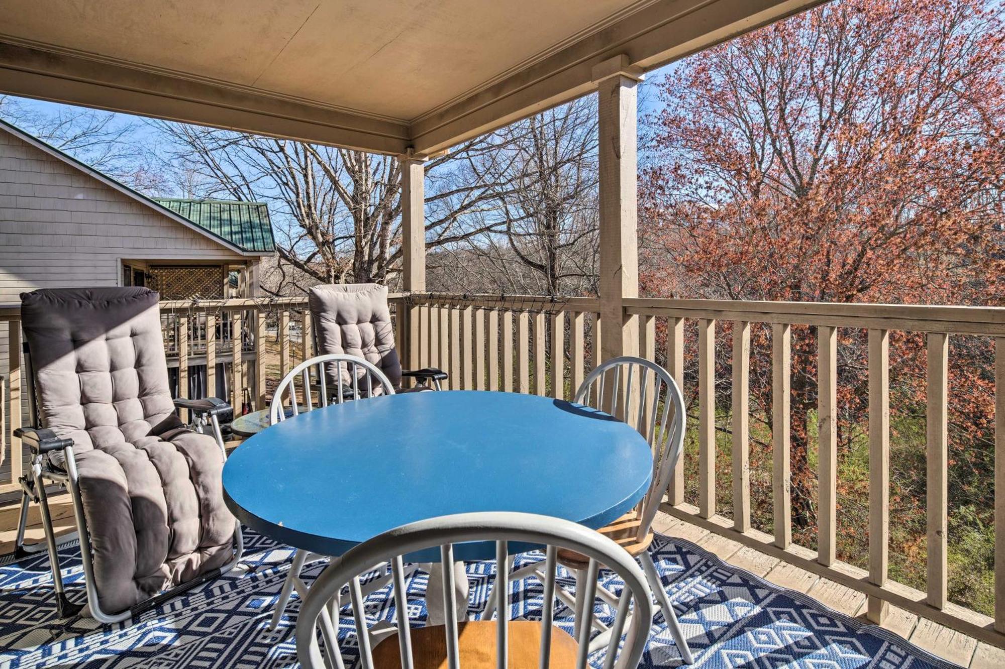 Lake Lure Studio With Private Balcony And Pool Access! エクステリア 写真